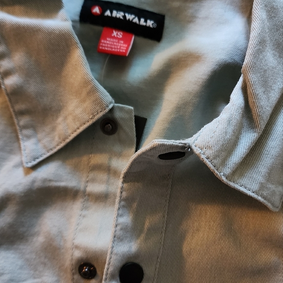 Airwalk mens button down blue color - Picture 2 of 4
